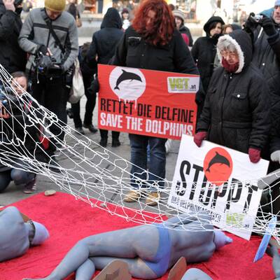 Nackt-Protest bei Eiseskälte