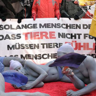 Nackt-Protest bei Eiseskälte