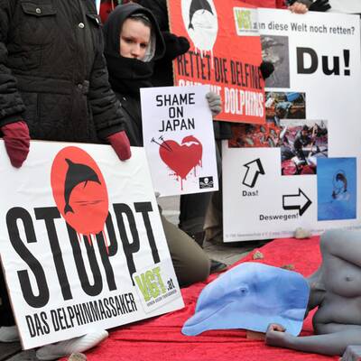 Nackt-Protest bei Eiseskälte