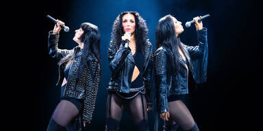 Cher Show: Diese 3 Frauen bringen das Leben der Pop-Ikone auf die Musical-Bühne