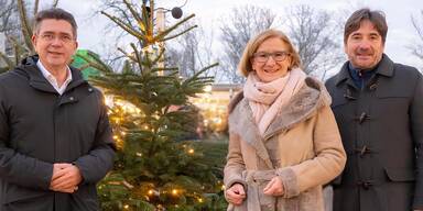 B&uuml;rgermeister Peter Eisenschenk (Gartenstadt Tulln), Landeshauptfrau Johanna Mikl-Leitner und Gesch&auml;ftsf&uuml;hrer Franz Gruber&nbsp;