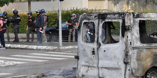 Gewalt eskaliert: Bürgerkriegsszenen in Dijon