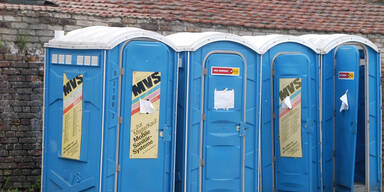 Unbekannte stehlen gebrauchtes Dixi-Klo