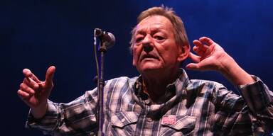 Ambros verschiebt Geburtstags-Tour