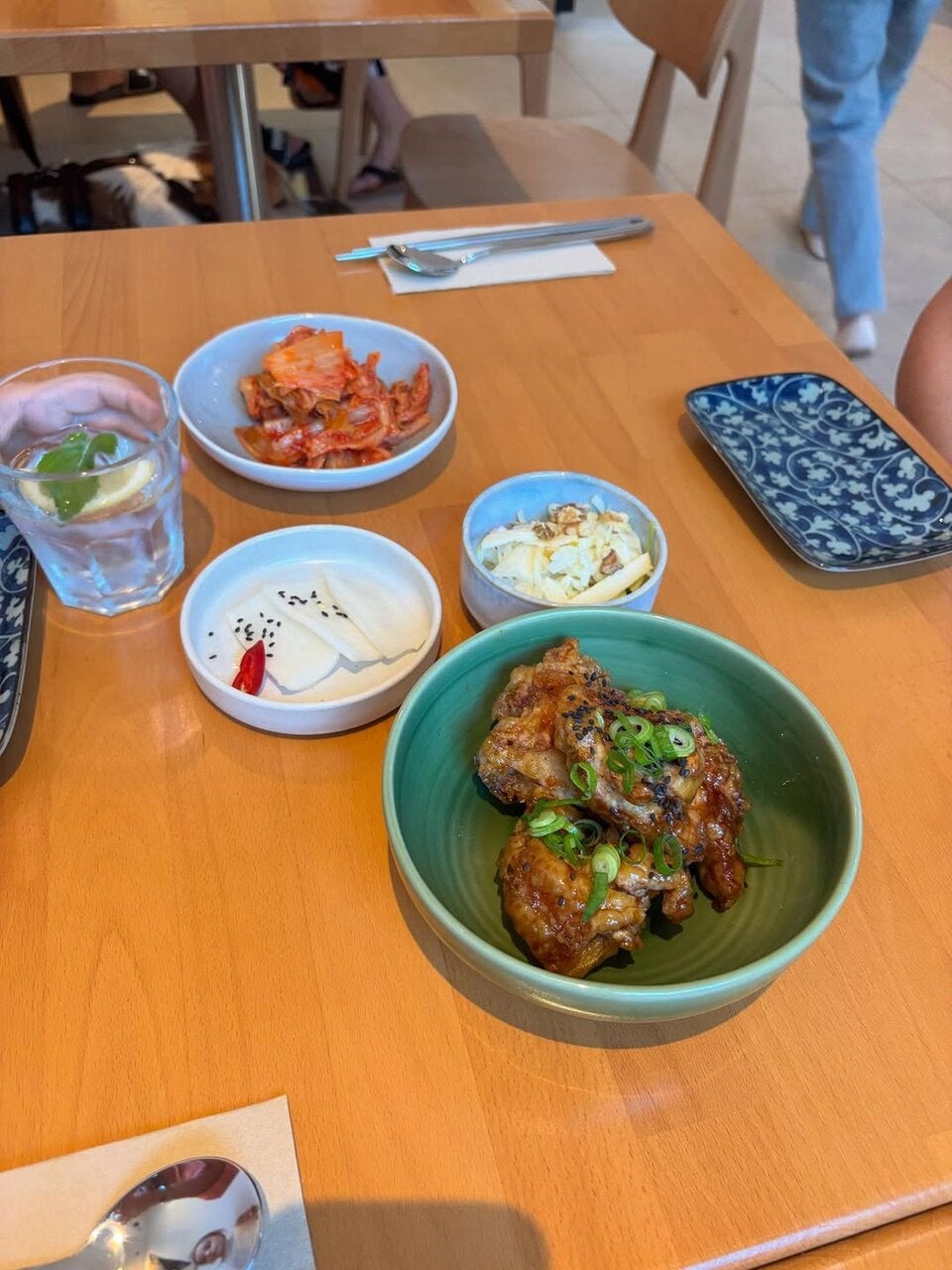 Zum Start: Karaage – frittiertes Huhn mit Zitrone