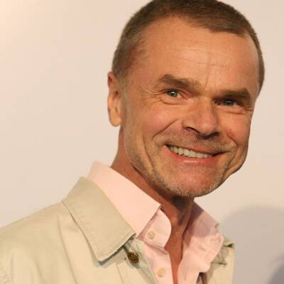 Stars & Freunde trauern um Dirk Bach.