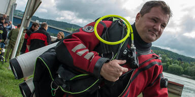 Mini in Donau gestürzt: Lenker tot