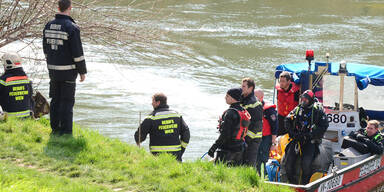 Auto in Donaukanal geschleudert