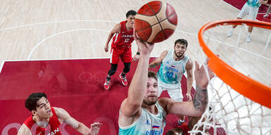 Luka Docic f&uuml;r Slowenien am Korb (Olympia 2020)
