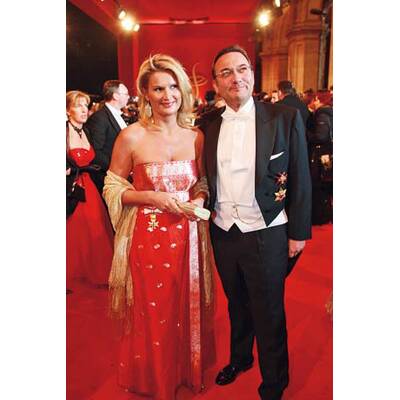 Voten Sie für die schönste Ballrobe