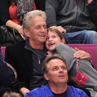Michael Douglas mit Töchterchen