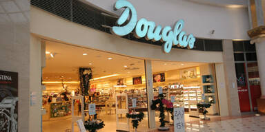 Douglas 2021/22 trotz h&ouml;herer Ums&auml;tze immer noch mit Verlusten