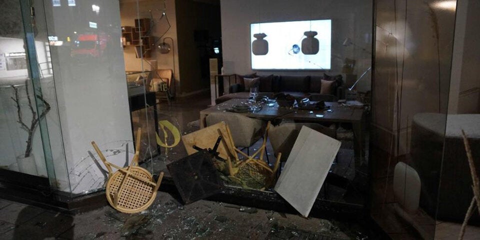 Polizisten bei Straßenschlachten in Stuttgart attackiert