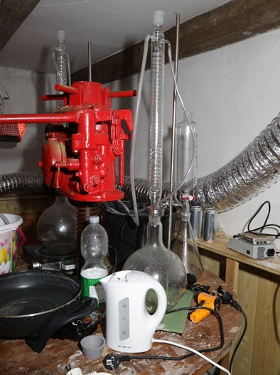 Riesiges illegales Drogenlabor in Mistelbach ausgehoben