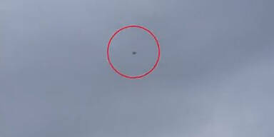 Video: Diese Drohne h&auml;lt hunderttausende Flugg&auml;ste gefangen