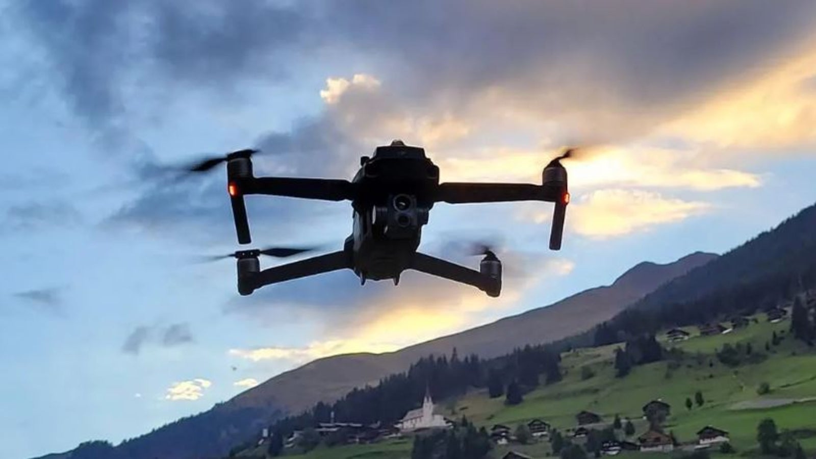 Brand in russischem Öldepot nach Drohnenangriff Kép