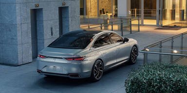 DS 9 greift A6, 5er und E-Klasse an