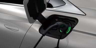 DS 9 greift A6, 5er und E-Klasse an