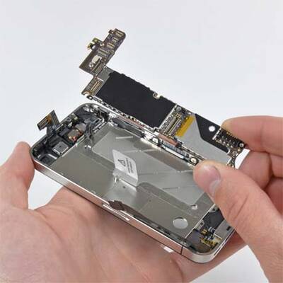 Das Innenleben des iPhone 4