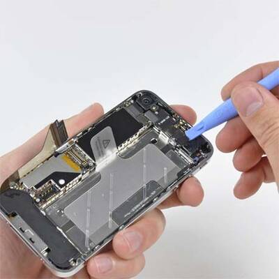 Das Innenleben des iPhone 4