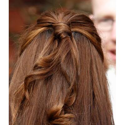 Herzogin Kate besucht Keramik-Fabrik