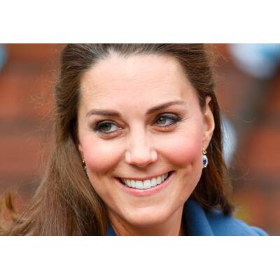 Herzogin Kate besucht Keramik-Fabrik