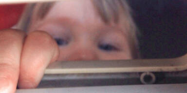 Bub (2) in Kindergarten gefangen