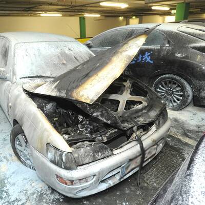 Donauzentrum nach PKW-Brand evakuiert