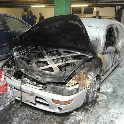 Donauzentrum nach PKW-Brand evakuiert