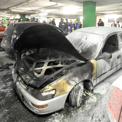 Donauzentrum nach PKW-Brand evakuiert