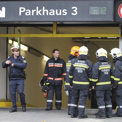 Donauzentrum nach PKW-Brand evakuiert