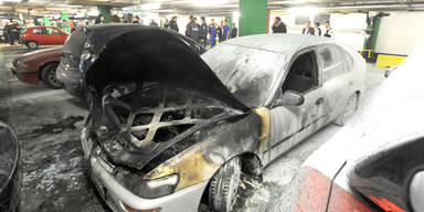 Donauzentrum nach PKW-Brand evakuiert