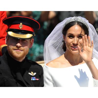 Meghan & Harry im Jaguar