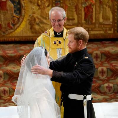 Meghan & Harry im Jaguar