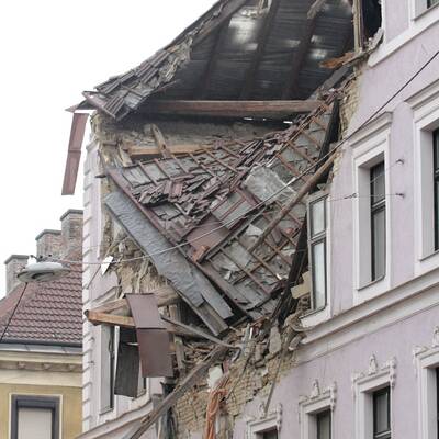 Wohnhaus in Wien nach Explosion eingestürzt