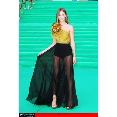 Rosie Huntington-Whiteley sexy am Red Carpet