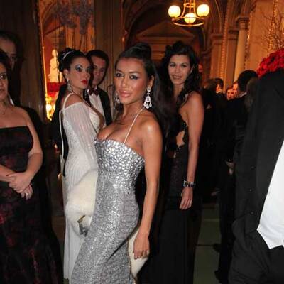 Die schrägsten Opernball-Outfits