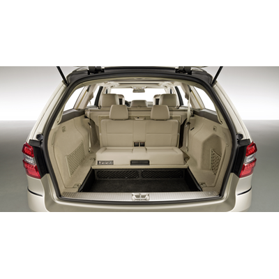 Mit dem E-Klasse T-Modell startet ein Riesenkombi