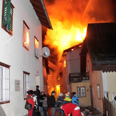 Wohnhaus in Flammen