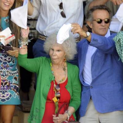 Herzogin von Alba (85): Verliebt im Bikini