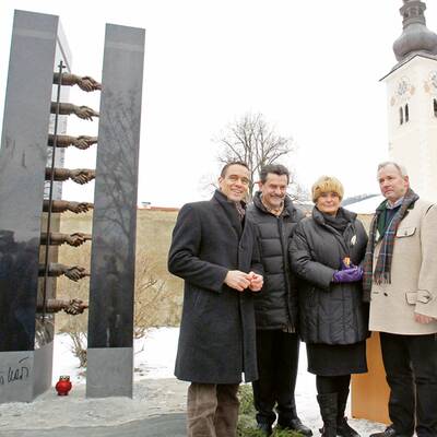 Haider-Denkmal enthüllt
