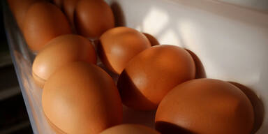 Darum sollten Sie Eier nie in der K&uuml;hlschrankt&uuml;r lagern