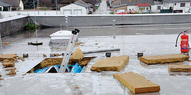 Loch geschnitten & Tresor gepl&uuml;ndert