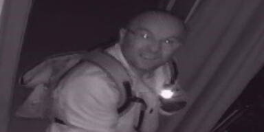 Nach Einbruchdiebstahl: Polizei sucht diesen Mann
