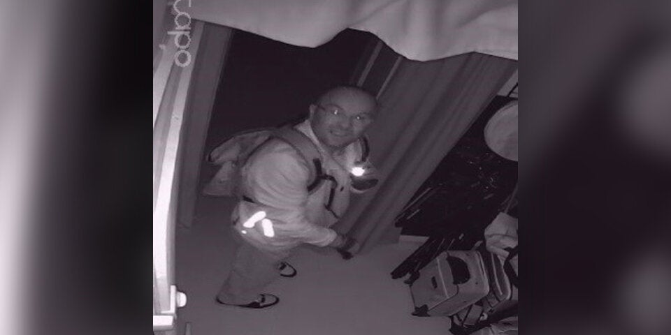 Nach Einbruchdiebstahl: Polizei sucht diesen Mann