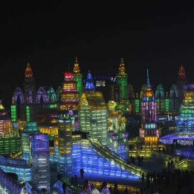 Spektakuläre Eis-Stadt in China