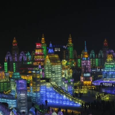 Spektakuläre Eis-Stadt in China