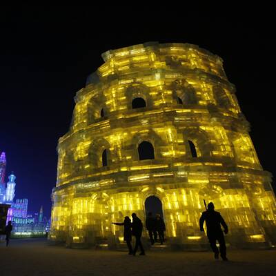 Spektakuläre Eis-Stadt in China