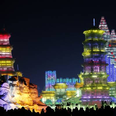 Spektakuläre Eis-Stadt in China