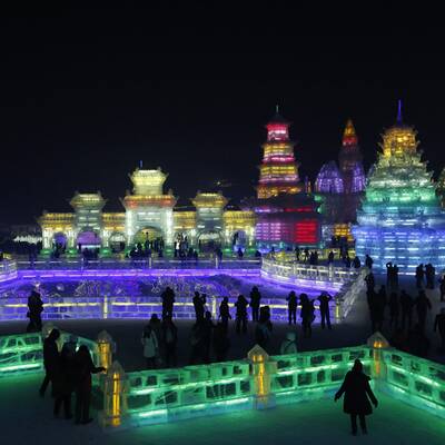 Spektakuläre Eis-Stadt in China